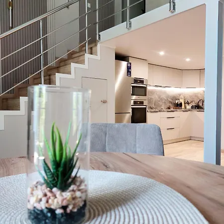9 Fountain Premium Apartment