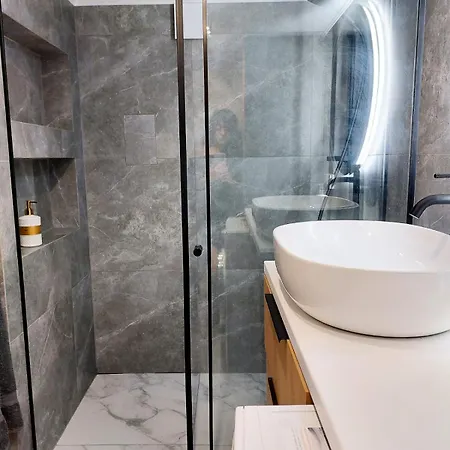 9 Fountain Premium Apartment *