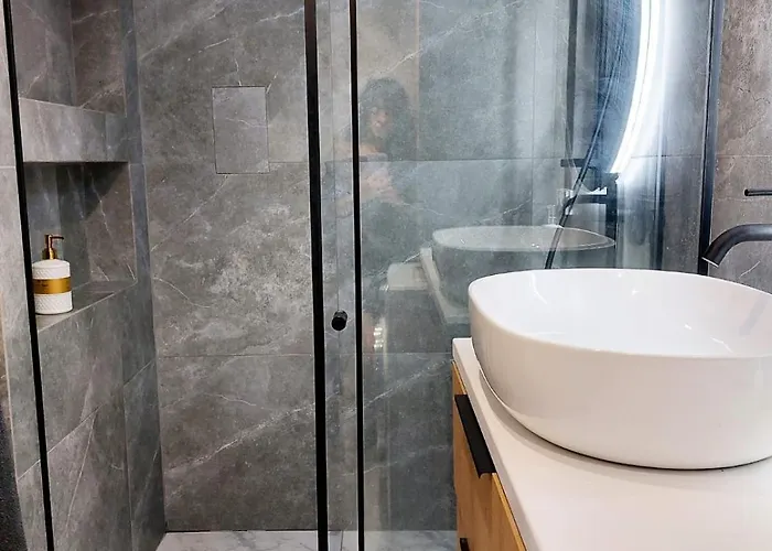 9 Fountain Premium Apartment *